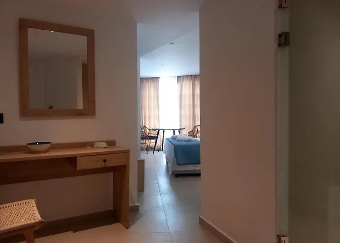 The Blue Of Mykonos Platys Gialos (Mykonos)