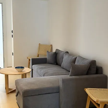 The Blue Of Mykonos بلاتيس يالوس